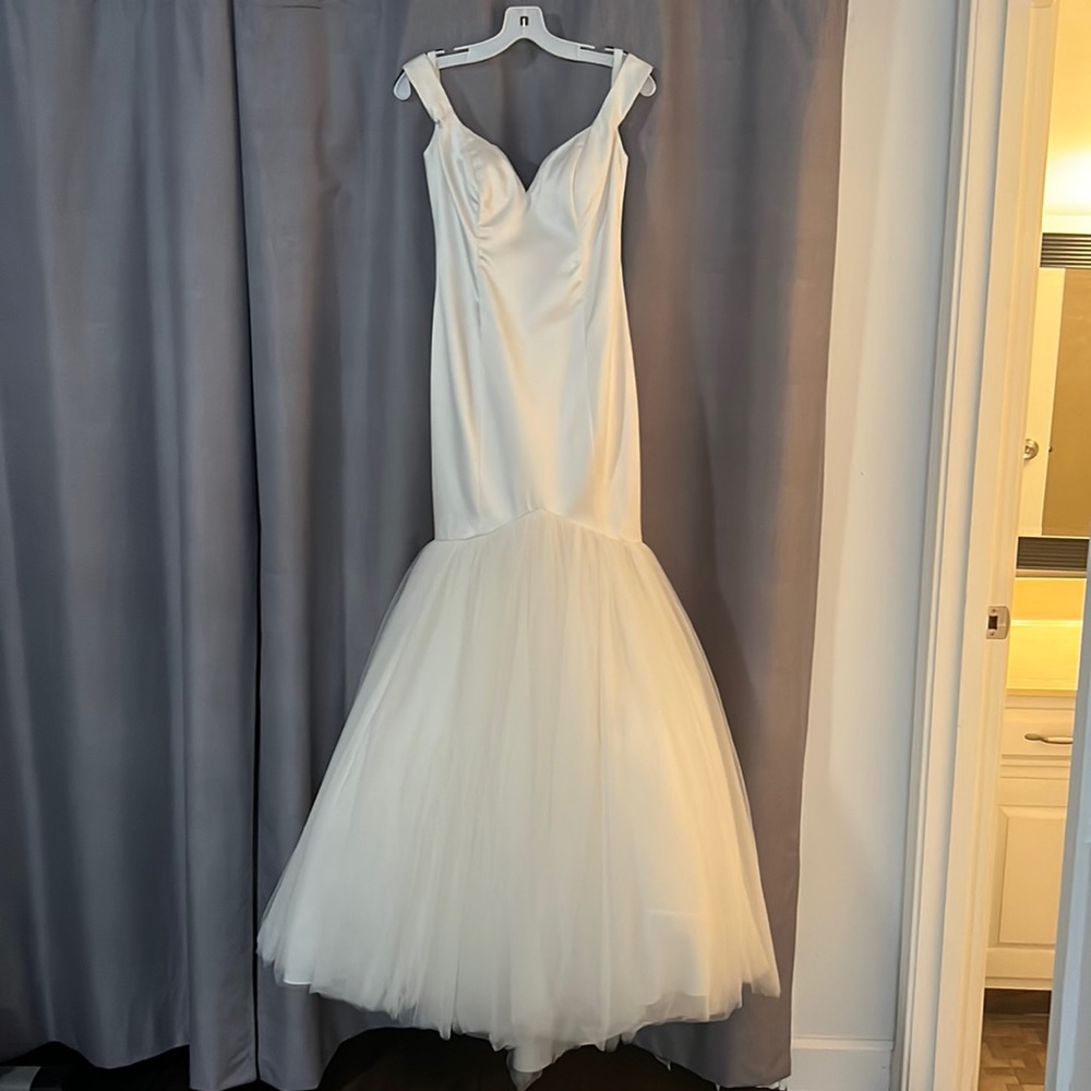 Sherri Hill Off the Shoulder Sweetheart Prom/Wedding Dress